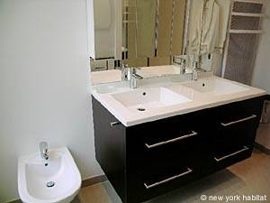 Paris Alcove Studio accommodation - bathroom 1 (PA-3828) photo 3 of 7