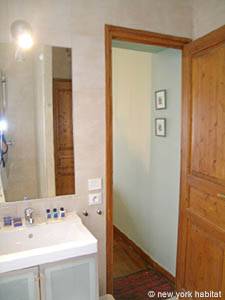 Paris T2 appartements location vacances - salle d'eau 1 (PA-3833) photo 4 de 4