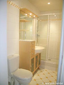 Paris Studio/T1 appartements location vacances - salle d'eau (PA-3843) photo 1 de 5