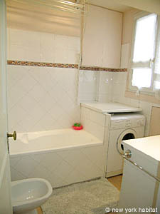 Paris T2 logements location appartements - salle d'eau 1 (PA-3847) photo 1 de 4