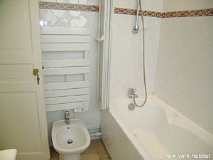 Paris T2 logements location appartements - salle d'eau 1 (PA-3847) photo 2 de 4