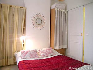 Paris 1 Bedroom accommodation - bedroom (PA-3867) photo 2 of 5