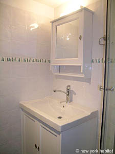 Paris T2 logements location appartements - salle d'eau (PA-3871) photo 1 de 5