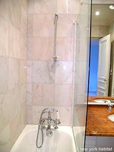Paris T3 appartements location vacances - salle d'eau 2 (PA-3878) photo 3 de 3