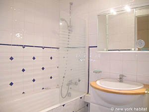 Paris 3 Zimmer wohnungsvermietung - badezimmer 1 (PA-3884) photo 3 von 3