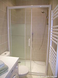 Paris Studio accommodation - bathroom (PA-3887) photo 3 of 5