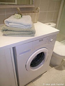 Paris Studio accommodation - bathroom (PA-3887) photo 4 of 5