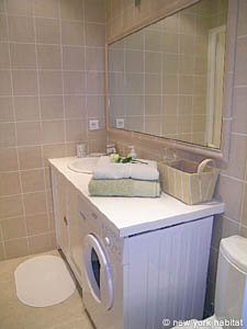 Paris Studio accommodation - bathroom (PA-3887) photo 1 of 5