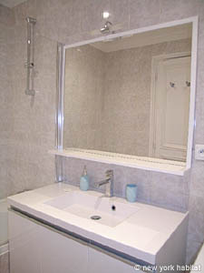 Paris 1 Bedroom accommodation - bathroom (PA-3895) photo 2 of 5