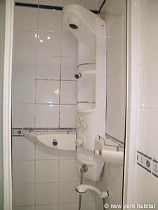 Paris 1 Bedroom apartment - bathroom 1 (PA-3899) photo 2 of 3