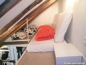 Paris Studio apartment - living room (PA-3910) photo 7 of 9