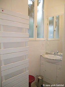 Paris 1 Bedroom accommodation - bathroom 1 (PA-3912) photo 2 of 3
