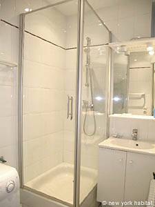 Paris T2 appartement location vacances - salle de bain 1 (PA-3915) photo 1 sur 3