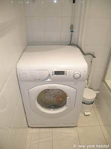 Paris T2 appartement location vacances - salle de bain 1 (PA-3915) photo 3 sur 3