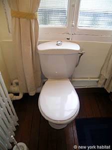 Paris 2 Bedroom apartment - bathroom 1 (PA-3921) photo 6 of 6