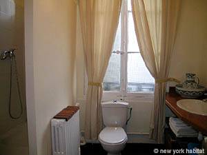 Paris 2 Bedroom apartment - bathroom 1 (PA-3921) photo 3 of 6