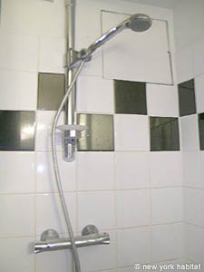 Paris Studio T1 appartement location vacances - salle de bain (PA-3937) photo 2 sur 3