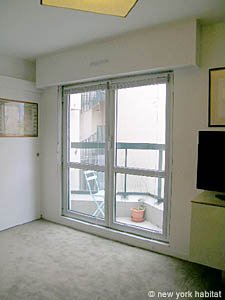 Paris Studio T1 appartement location vacances - s&eacute;jour (PA-3937) photo 6 sur 9