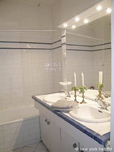 Paris 3 Bedroom accommodation - bathroom 1 (PA-3939) photo 1 of 3
