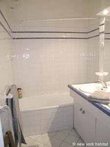 Paris 3 Bedroom accommodation - bathroom 1 (PA-3939) photo 2 of 3