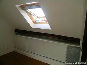 Paris T3 - Duplex appartement location vacances - chambre 2 (PA-3945) photo 2 sur 4
