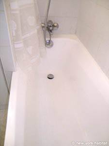 Paris T3 - Duplex appartement location vacances - salle d'eau 1 (PA-3945) photo 3 sur 5