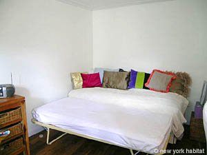 Paris Studio accommodation - living room (PA-3960) photo 5 of 9