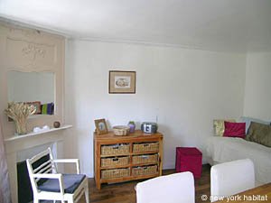 Paris Studio accommodation - living room (PA-3960) photo 3 of 9