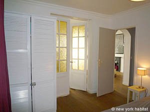 Paris T2 appartement location vacances - chambre (PA-3994) photo 4 sur 6
