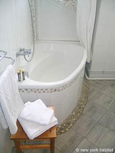 Paris T3 appartement location vacances - salle d'eau 1 (PA-3999) photo 3 sur 4