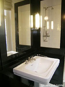 Paris 1 Bedroom apartment - bathroom 1 (PA-4006) photo 1 of 3