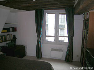 Paris 2 Bedroom apartment - bedroom 1 (PA-4016) photo 3 of 5