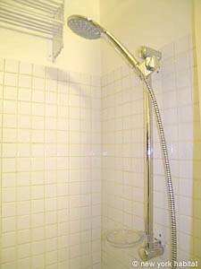 Paris Studio avec Alc&ocirc;ve T1 appartement location vacances - salle de bain (PA-4022) photo 3 sur 3