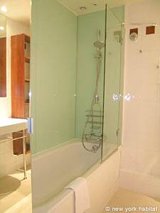 Paris 2 Zimmer wohnungsvermietung - badezimmer 1 (PA-4031) photo 1 von 4
