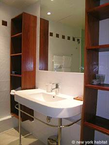Paris 2 Zimmer wohnungsvermietung - badezimmer 1 (PA-4031) photo 2 von 4