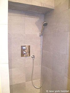 Paris Studio T1 logement location appartement - salle de bain (PA-4035) photo 2 sur 3