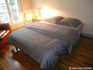 Paris 1 Bedroom accommodation - bedroom (PA-4044) photo 2 of 4