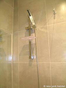 Paris 3 Zimmer wohnungsvermietung - badezimmer 1 (PA-4057) photo 2 von 3
