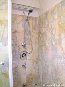 Paris 1 Bedroom apartment - bathroom 1 (PA-4078) photo 4 of 5