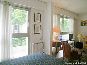 Paris Studio apartment - living room (PA-4079) photo 9 of 10