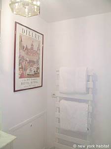 Paris Studio apartment - bathroom 1 (PA-4079) photo 4 of 4