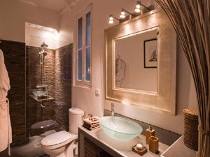 Paris 1 Bedroom apartment - bathroom (PA-4128) photo 1 of 4