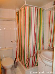 Paris 1 Bedroom apartment - bathroom (PA-4140) photo 1 of 4