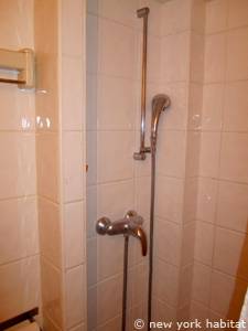 Paris 1 Bedroom apartment - bathroom (PA-4140) photo 3 of 4