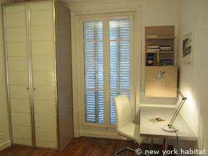 Paris 1 Bedroom accommodation - bedroom (PA-4147) photo 2 of 6