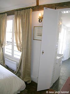 Paris 2 Bedroom apartment - bedroom 1 (PA-4166) photo 3 of 5