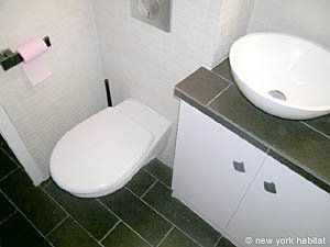 Paris 2 Bedroom apartment - bathroom 2 (PA-4166) photo 3 of 4