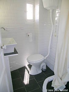Paris 2 Bedroom apartment - bathroom 1 (PA-4166) photo 1 of 4