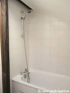 Paris 1 Bedroom apartment - bathroom (PA-4167) photo 3 of 3