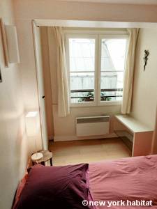 Paris T2 appartement location vacances - chambre (PA-4268) photo 2 sur 3